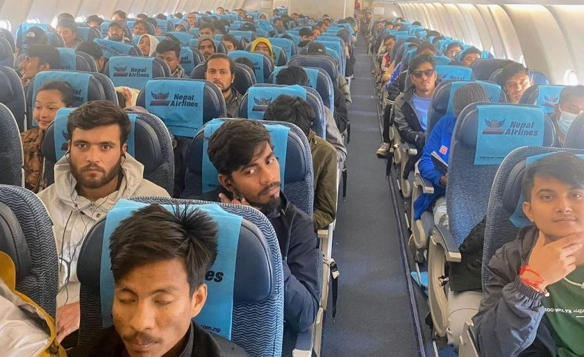 २५३ नेपाली विद्यार्थी बोकेको जहाज इजरायलबाट काठमाडौँ उड्यो