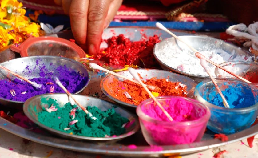 भाइटीका लगाउँदा कता फर्किने ?  टीकाको उत्तम साइत १०:५१ बजे