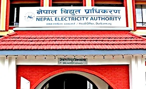 लाइन काटिएका उद्योगमा बिजुली मध्यरातमा जोडियो