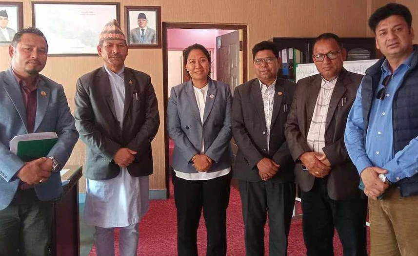 शिक्षामा दलितको पहुँच र समस्याबारे शिक्षा मन्त्रीलाई ध्यानाकर्षण