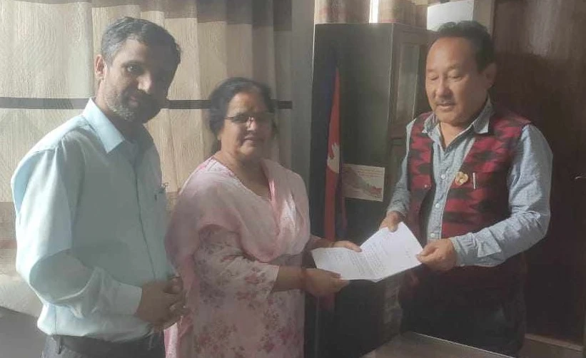 जीवनका लागि गीताज्ञान अभियानको तर्फबाट नेपाल प्रज्ञा-प्रतिष्ठानका कुलपति भुपाल राईलाई ध्यानाकर्षण पत्र