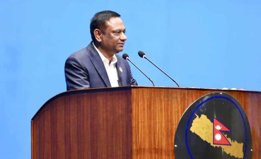 संसदमा ‘घुस दिएँ’ भन्ने पूर्वमन्त्री महतोलाई कारबाही गर्न माग गर्दै उजुरी