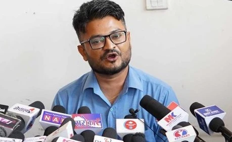डा.मुकुल ढकाललाई साधारण सदस्यसमेत नरहने गरी रास्वपाद्वारा निष्कासन