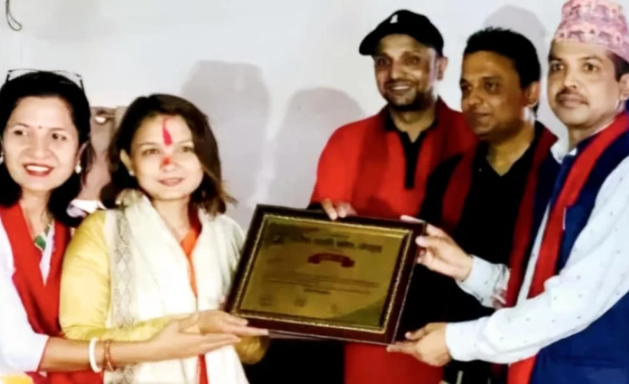 देवदहकी युवा उद्यमी समज्ञा अधिकारीलाई प्रोत्साहन पुरस्कार