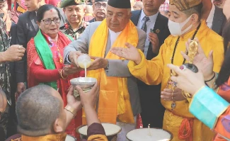 राष्ट्रपतिद्वारा बौद्धस्थित ल्हाखाङ गुम्बामा पूजा, आराधना