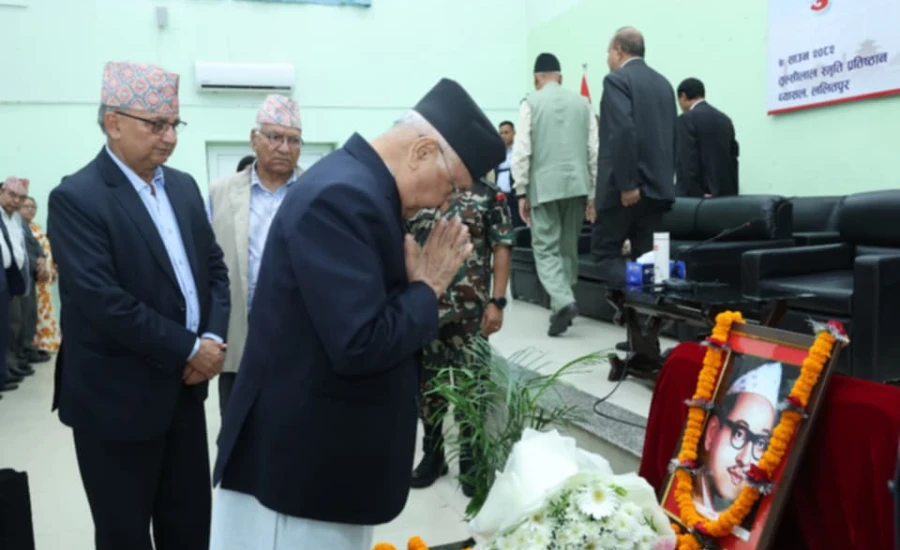 सिद्धान्त छोडेर भाग्ने र विरोधीसँग घाँटी जोडेने काम पुुष्पलालले कहिल्यै गर्नुभएन : प्रधानमन्त्री ओली