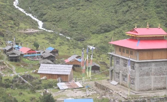 आर्थिक अभावमा जोङलुङ गुम्बा पुनर्निर्माण अधुरै