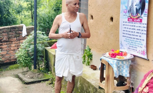 कुकुर मरेपछि घरधनीले गरे नौ दिन काजकिरिया