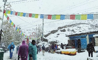 मुस्ताङमा कात्तिकमै हिमपात : कागबेनीदेखि मुक्तिनाथसम्मको यात्रा नगर्न आग्रह