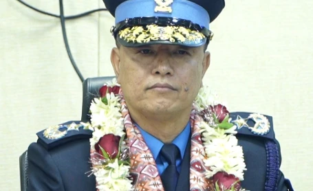 पूर्वप्रहरी महानिरीक्षक खापुङले आयोगको स्वीकृति बेगर काठमाडौं उपत्यका छोड्न नपाउने